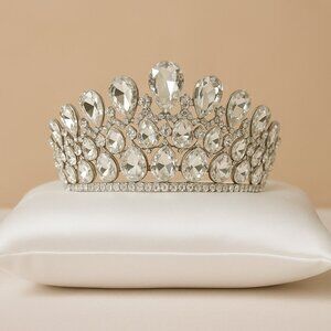 Crystal Teardrop Quinceañera Tiara – Silver Rhinestone Crown